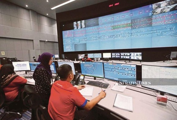 Train control centre. / Photo from linked article.