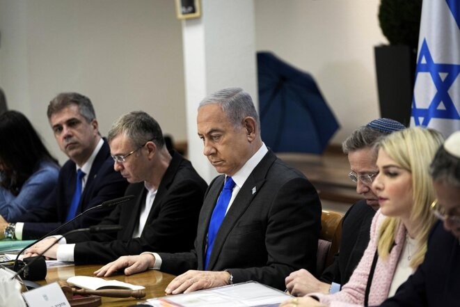 Le Premier ministre israélien Benjamin Netanyahu lors d’une réunion de son cabinet à Tel Aviv (Israël), le 24 décembre 2023. © Photo Ohad Zwigenberg / AP / Pool via Sipa