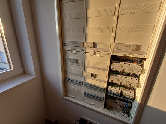 Subdistribution with KNX actuators at sunrise. 🌅