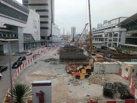 Bukit Chagar RTS Station under construction near JB Sentral. / Photo by *angys* licensed under CC BY-SA 4.0 on Wikimedia Commons.