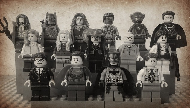 The cast of Zack Snyder's Justice League, as LEGO minifigures