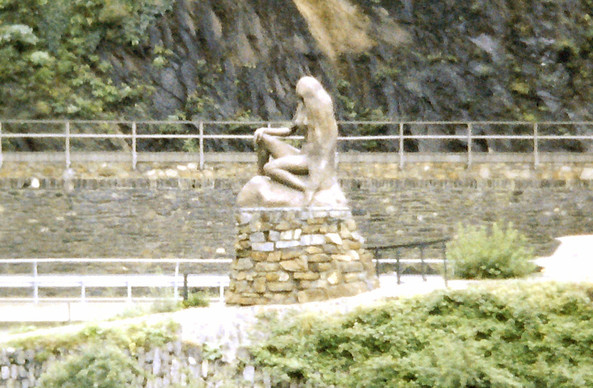 Statue of the Loreley, at St Goar.