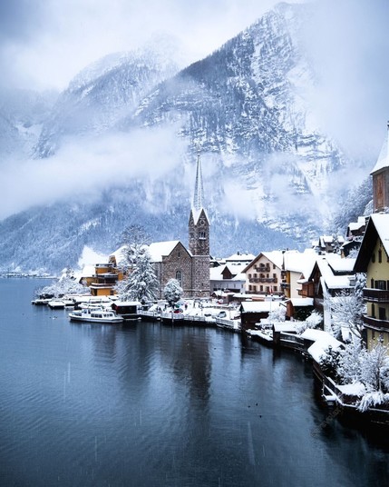 Magical winter in Hallstatt, Austria