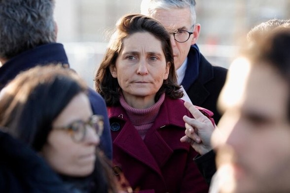 La ministre française de l'Éducation, des Sports et des Jeux Olympiques, Amélie Oudea-Castera visite le village olympique de 2024 à Saint-Denis, le 15 janvier 2024. © Photo Geoffroy Van Der Hasselt / AFP