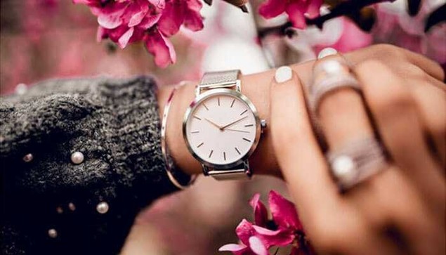 In the field of fashion accessories, there exists a category that transcends the boundaries of mere timekeeping, emerging as an emblem of sophistication and style—the watches for women. For women who appreciate the fusion of functionality and elegance, the world of exquisite watches opens up a realm of possibilities.