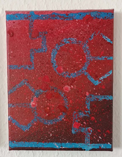 Blaue Linien auf Rotem Grund