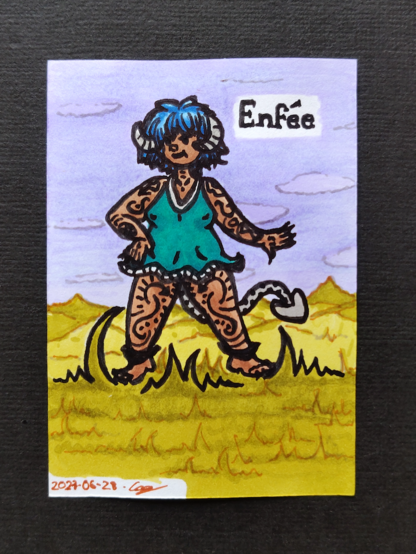 Un dessin représentant Enfée, une démone en short avec des cheveux bleus, un t-shirt turquoise et tatouée de partout, avec un paysage aux couleurs jaunes pâles derrière.
