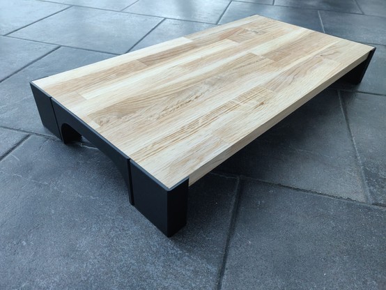 Wooden monitor stand with 3d printeed feet