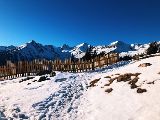 The path and the mountain group Maddalene in the distance