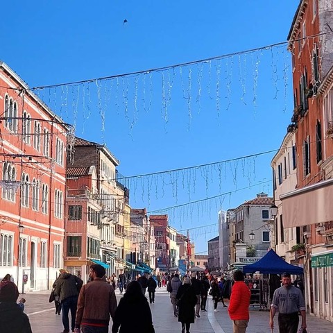 Buongiorno. The Christmas lights are still up in Via Garibaldi. If the citta waits a little longer, they can leave them up now. Saluti, Mafalda Cinquetti