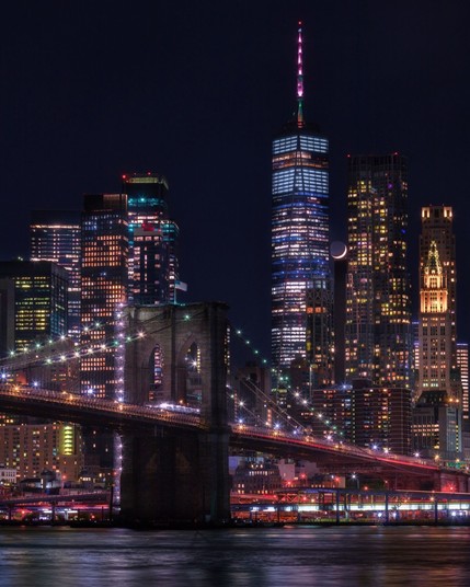 Crescent moon in New York City, USA