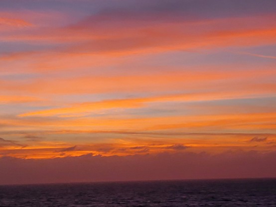 Sol itself is no longer visible, but th eorange is all over the sky; very difficult to hide.