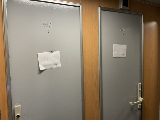 Broken toilets on nighttraib