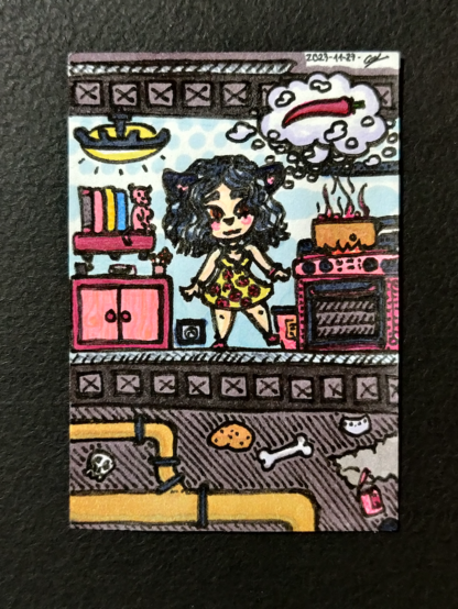 Un dessin représentant une scène d'un simulateur de vie, vue de coupe/coté ; une femme avec des oreilles de chat en robe à fleur se tient au centre d'une cuisine, et pense à un piment rouge; tout autour des meubles aux couleurs roses, rouges et noires; on voit également une partie du sous-sol avec un tuyau et des objets enterrés de coupe.
