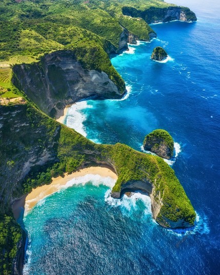 Kelingking beach on Nusa Penida, Bali, Indonesia