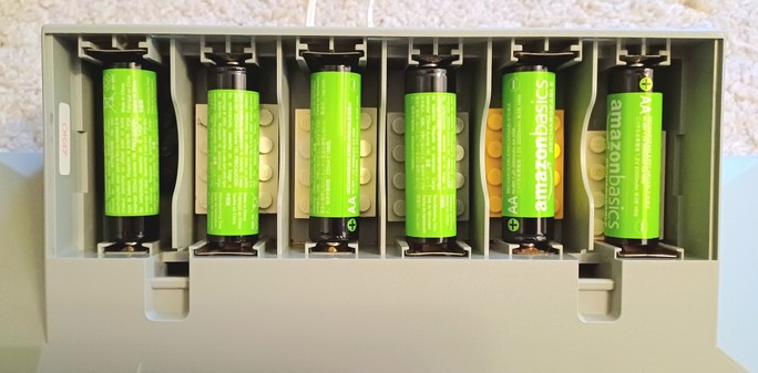 Batterybox from the "Technic Control Center" with AA(LR6) rechargeable batteries instead of C(LR14) batteries.