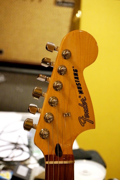 Kopfplatte Fender Mustang P90