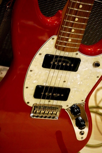 Fender Mustang P90 rot