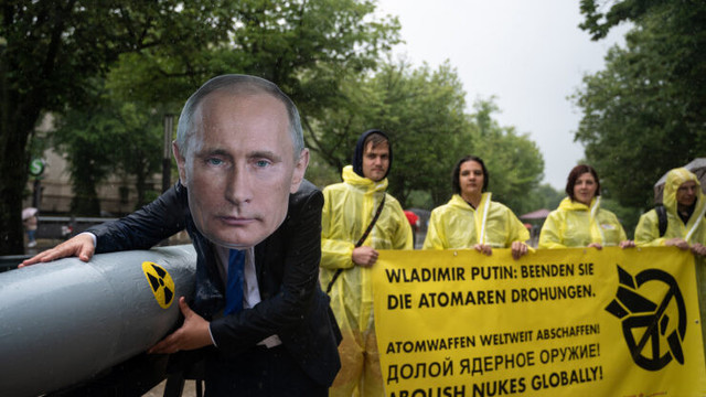 Bild zur Protestaktion gegen die nuklearen Drohungen Russlands