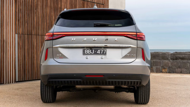 Rear end of Haval H6 showing the badging of the brand name (namely its terrible letterspacing).