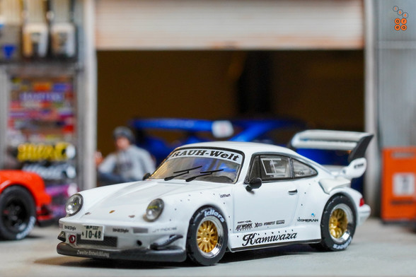 Porsche RWB 930 Kamizawa by Tarmac Works in 1:64 scale with 1:64 figure on area 164