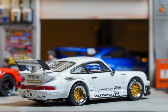 Porsche RWB 930 Kamizawa by Tarmac Works in 1:64 scale with 1:64 figure on area 164