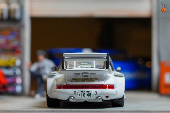 Porsche RWB 930 Kamizawa by Tarmac Works in 1:64 scale with 1:64 figure on area 164