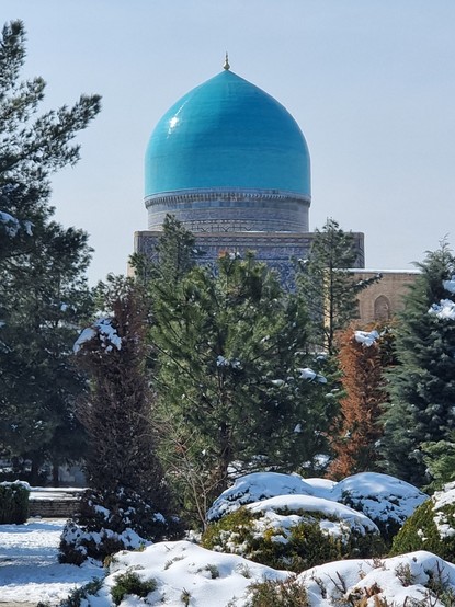 Last snow at the Registan
Samarkand, Uzbekistan
