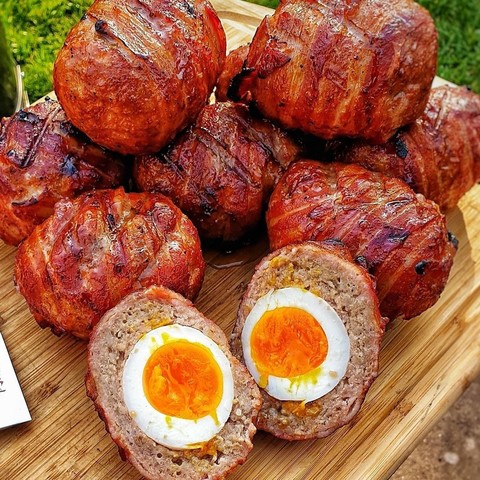 Bacon Wrapped Scotch Eggs (via WHATSFORDINNER on the bird site)