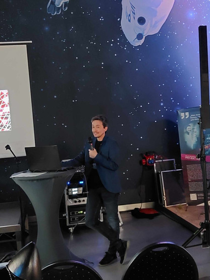 Meiner einer (Futuremania-Curtis) beim Vortrag zum Thema „Captain Future“ auf der Retro-Börse im Technik-Museum Speyer Ende Januar 2024...