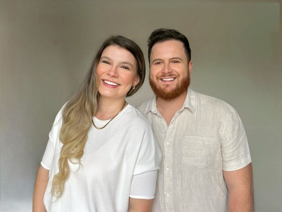 Formada pelo casal Ana Rock e Tiago Andrade, a banda Palankin apresenta a terceira faixa do projeto “Adorando com Palankin”. Foto: Divulgação.