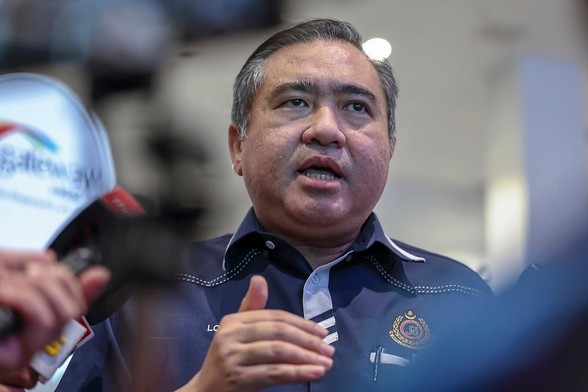 Transport Minister, Anthony Loke, speaking to the media. / Photo from linked article.