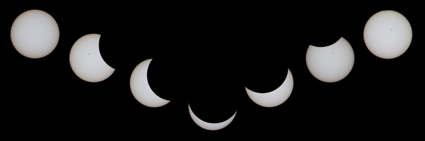 Fotografía compuesta con las fases del eclipse solar de Norteamérica