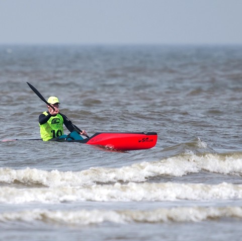 Stellar S18 heading for shore