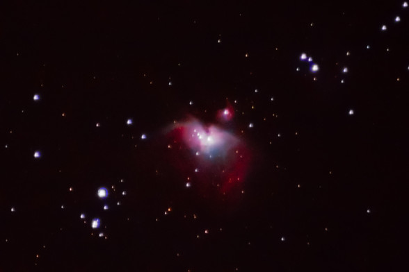 Fotografía de las nebulosas de Orión y De Mairan