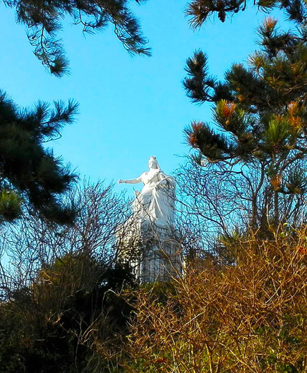 Queen  Statue