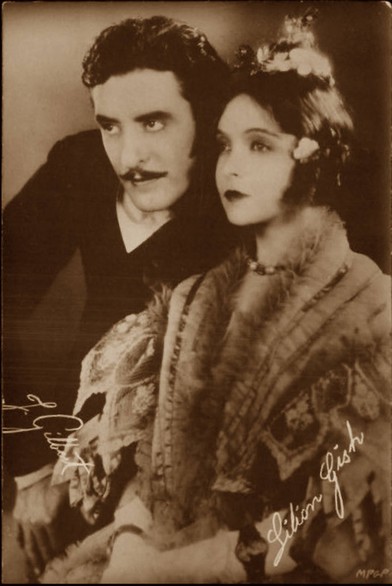 Four pictures of Lillian Gish and John Gilbert in the 1926 silent historical drama “La Bohème”.