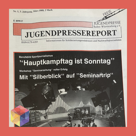 Die Titelseite des Jugendpressereports. Es zeigt ein Fernsehstudio aus erhobenener Perspektive. Das Titelthema ist Berufsbild Sportjournalismus