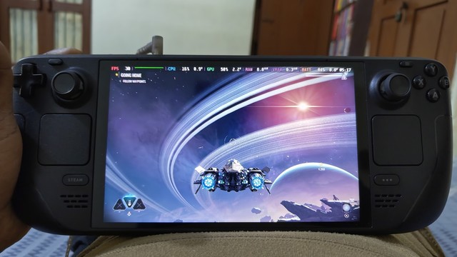 Picture of the game Chorus playing on a steam deck OLED