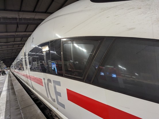 Long ICE train parked in Munich main station