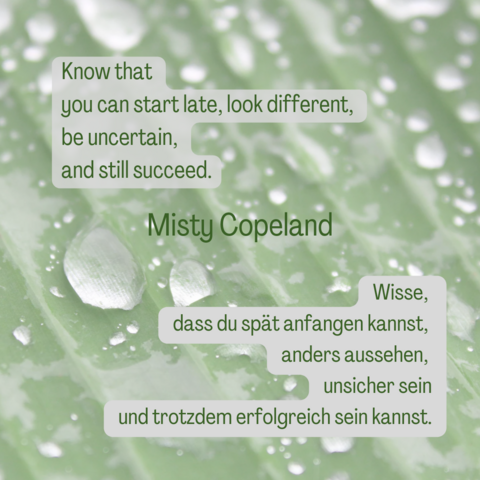 Background water droplets on a leave with quotes from post/Hintergrund Wassertropfen auf Blatt mit Zitaten vom Post
