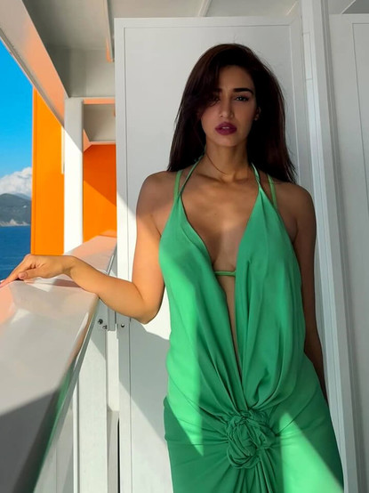 𝐃𝐢𝐬𝐡𝐚 𝐏𝐚𝐭𝐚𝐧𝐢'𝐬 𝐁𝐚𝐜𝐤𝐥𝐞𝐬𝐬 𝐆𝐫𝐞𝐞𝐧 𝐆𝐨𝐰𝐧 𝐢𝐬 𝐭𝐡𝐞 𝐔𝐥𝐭𝐢𝐦𝐚𝐭𝐞 𝐒𝐭𝐲𝐥𝐞 𝐒𝐭𝐚𝐭𝐞𝐦𝐞𝐧𝐭!

Disha Patani sets the fashion world ablaze with her stunning appearance in a sultry backless green gown. This trendy dress highlights her impeccable style and fashion-forward sense.

https://wifd.in/web_stories/disha_patani_slips_into_a_sultry_backless_green_gown

#DishaPatani #FashionGoals #TrendyStyle #CelebrityFashion #BacklessDress #StyleIcon #FashionInspo #ElegantStyle #GlamourousLook #Fashionista