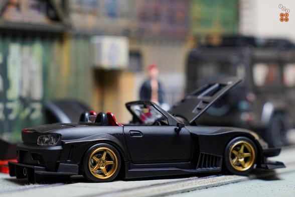 A right side of Honda S2000 Race Car, Voltex Time Attack by Micro Turbo in 1:64 scale with 1:64 figure on AREA 164