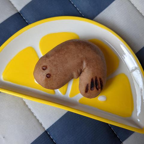 An eel-shaped monju sweet, produced for 1 day in July.