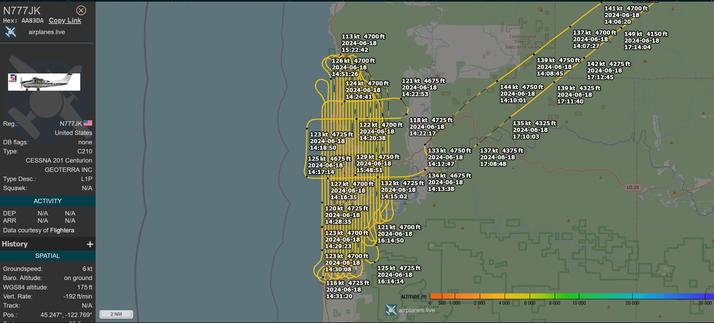 A map picture from Flightradar 24, a site showing live tracking of aircraft. It shows an unusual and precise north and south grid of flights over the city of Newport Oregon, like someone mowing a lawn, by a single-engined Cessna airplane.