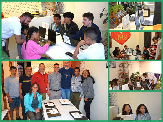 Collage aus 6 Fotos. Alle zeigen Räumlichkeiten an einer Kirchengemeinde in Bogota, Kolumbien. Ein Gruppenbild zeigt 8 Männer und Frauen aus Deutschland und Bogota, hinter einem Tisch mit Laptopspenden. Andere Fotos zeigen aus verschiedenen Perspektiven Kinder und Jugendliche mit Betreuern, die die Laptops erklären.