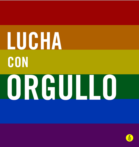 Texto: LUCHA CON ORGULLO
Fondo: colores de la bandera arco iris