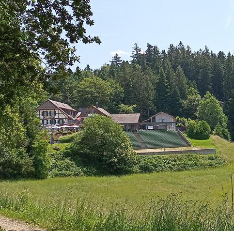 Sicht auf das "Gipfel-"Restaurant der Lueg