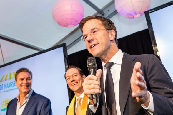 Premier Rutte opent de vernieuwde Haagse markt in november 2015