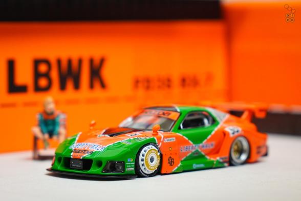 A left side of Mazda RX-7 FD3S, LB-Super Silhouette Renown livery by iNNO64 in 1:64 scale with 1:64 figure on AREA 164
